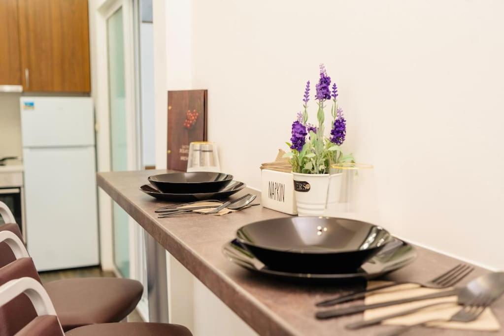 Cozy 2-Bedroom Flat In The Very Center Of Sofia Extérieur photo
