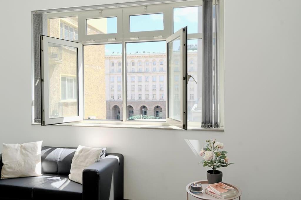 Cozy 2-Bedroom Flat In The Very Center Of Sofia Extérieur photo